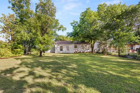 Exterior - 2921 Summer Ave, Waco, TX 76708 photo 6 of 7