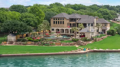 1612 S Lakeshore Dr, Rockwall, TX 75087