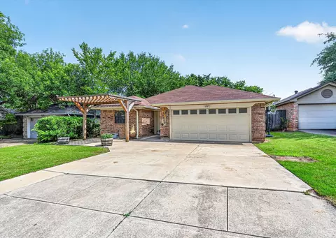5608 Autumn Wheat Trl, Arlington, TX 76017