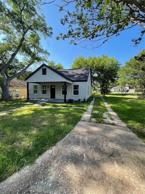 Exterior - 607 E Monterey St, Denison, TX 75021 photo 8 of 8