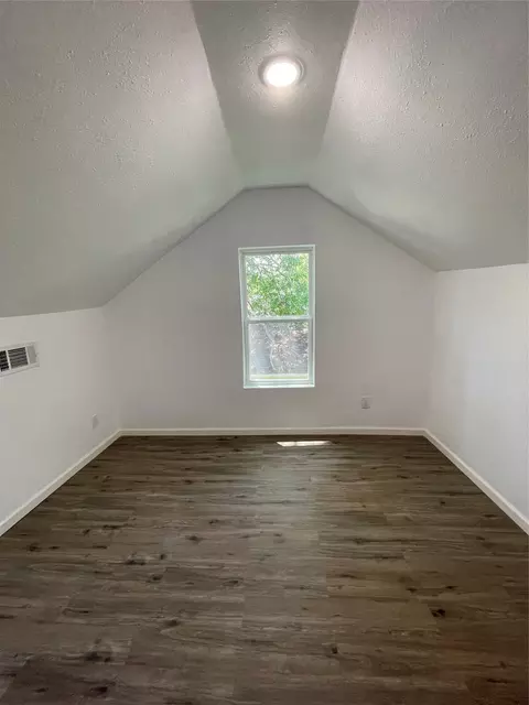 Bedroom - 607 E Monterey St, Denison, TX 75021 photo 6 of 8