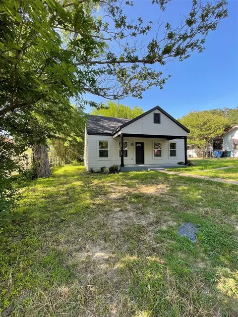 Exterior - 607 E Monterey St, Denison, TX 75021 photo 6 of 8