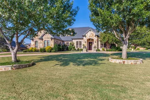 1036 Falcon Creek Dr, Kennedale, TX 76060