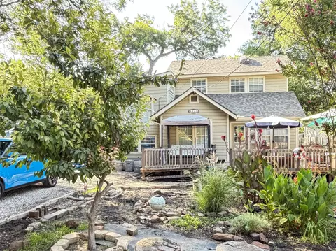 8826 Eustis Ave, Dallas, TX 75218