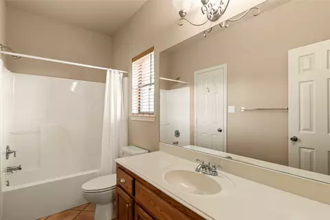 Bath - 10226 Aaron Ave, Eustace, TX 75124 photo 3 of 5