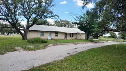 915 W Hwy 84 Hwy W, Mullin, TX 76864