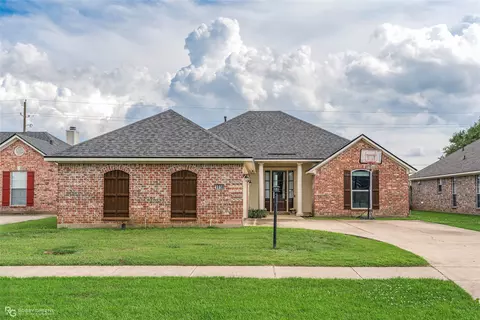 1014 Creole Dr, Bossier City, LA 71111