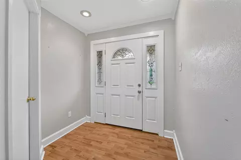 910 Kerry St, Benbrook, TX 76126