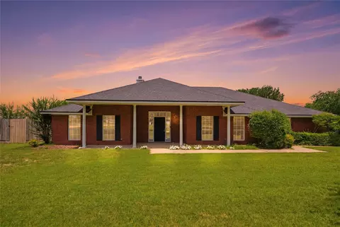 693 Mclaughlin Rd, Woodway, TX 76712