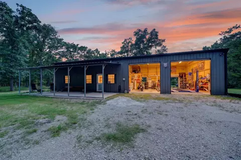 1425 Raintree Rd, West Tawakoni, TX 75474