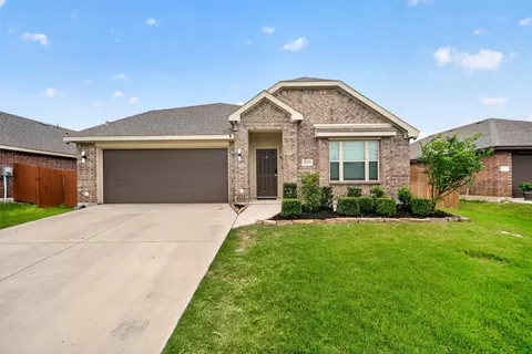 809 Cloverwood Dr, Crowley, TX 76036