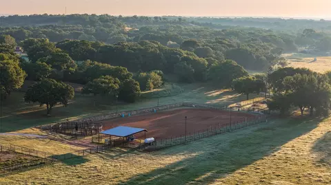 1148 County Road 1591, Alvord, TX 76225