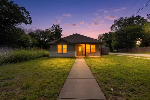 3221 Gibbons St, Greenville, TX 75401