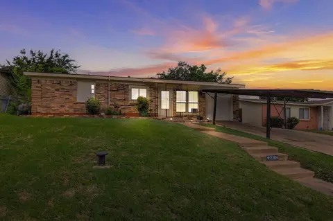 2308 Tanneyhill Ln, Fort Worth, TX 76112