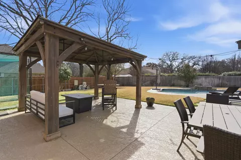 1936 Spinnaker Ln, Azle, TX 76020