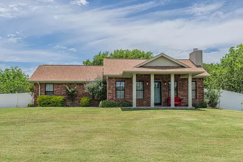 204 S Spring Branch Trl, Springtown, TX 76082