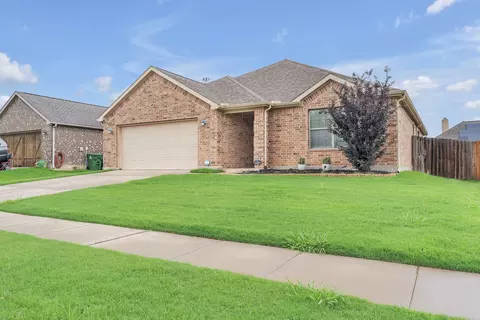 316 Valley Dr, Aubrey, TX 76227