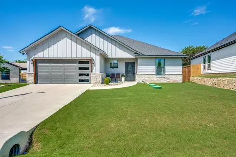 2404 Beverly Dr, Granbury, TX 76048