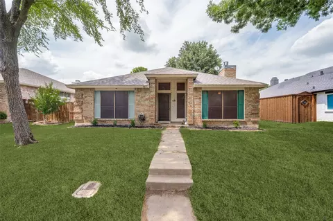 987 Downey Dr, Lewisville, TX 75067