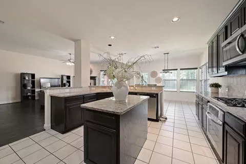 712 Lathrop St, Lantana, TX 76226