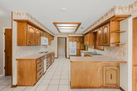 Kitchen - 110 Cedar Dr, Oak Leaf, TX 75154 photo 2 of 5