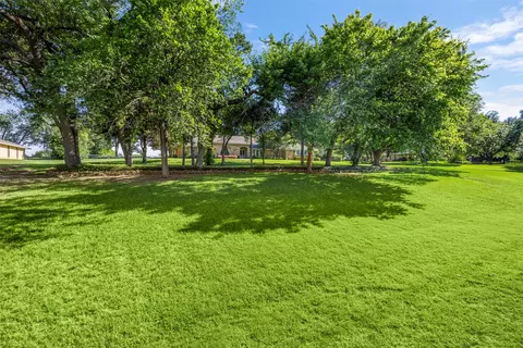 Exterior - 110 Cedar Dr, Oak Leaf, TX 75154 photo 2 of 7