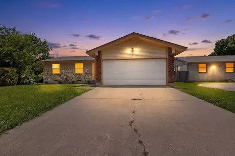 2124 Stonehenge Dr, Garland, TX 75041