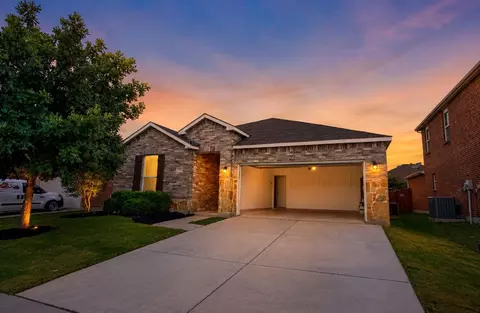 5836 Mirror Ridge Dr, Fort Worth, TX 76179