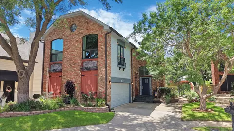 3033 Everest Dr, Bedford, TX 76021