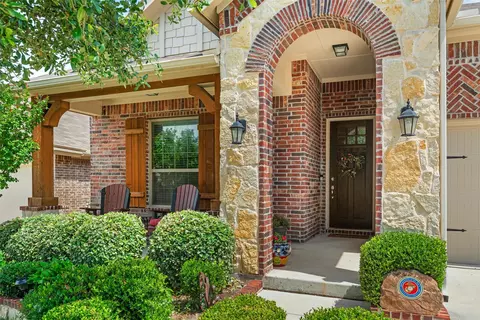 5648 Salt Springs Dr, Fort Worth, TX 76179
