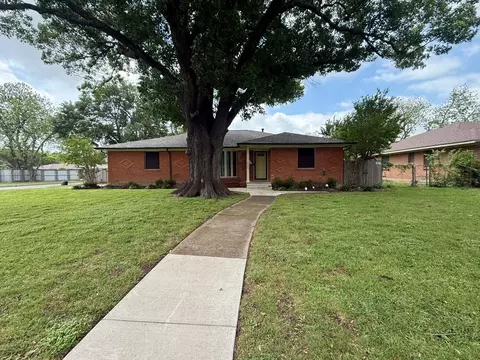 2424 Dorrington Dr, Dallas, TX 75228