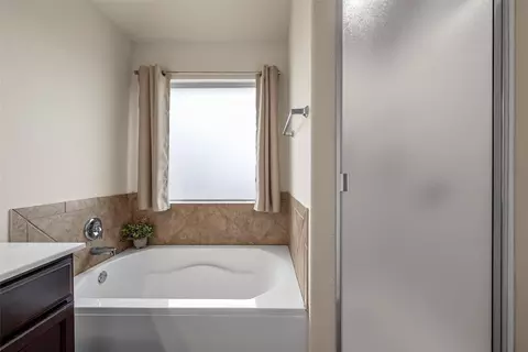 Bath - 2820 Samson Dr, Lorena, TX 76655 photo 2 of 3