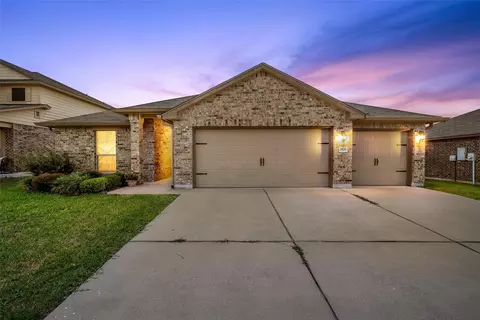 2820 Samson Dr, Lorena, TX 76655