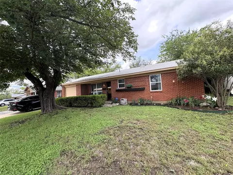 6208 Shadydell Dr, Fort Worth, TX 76135