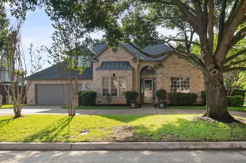 1030 Clubhouse Dr, Mansfield, TX 76063