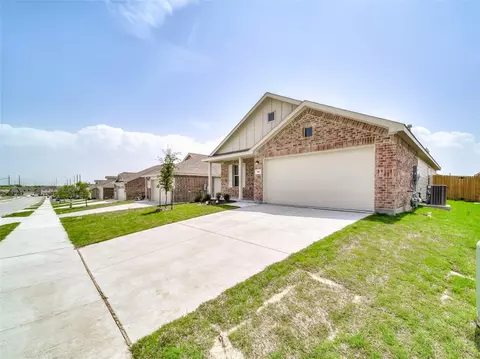 Exterior - 357 Sun Bluff Rd, Haslet, TX 76052 photo 6 of 11