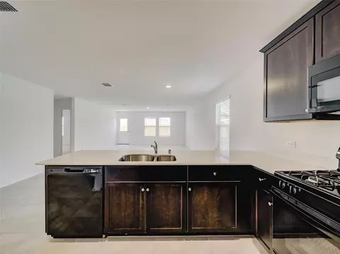 Kitchen - 357 Sun Bluff Rd, Haslet, TX 76052 photo 4 of 5