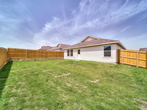Exterior - 357 Sun Bluff Rd, Haslet, TX 76052 photo 10 of 11