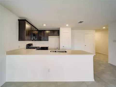 Kitchen - 357 Sun Bluff Rd, Haslet, TX 76052 photo 5 of 5