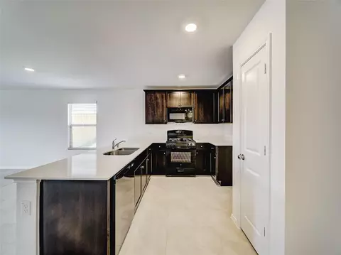 Kitchen - 357 Sun Bluff Rd, Haslet, TX 76052 photo 3 of 5