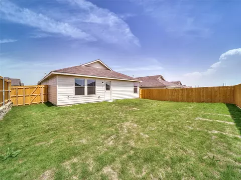 Exterior - 357 Sun Bluff Rd, Haslet, TX 76052 photo 7 of 11