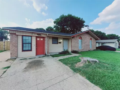 3205 Pacesetter Dr, Dallas, TX 75241