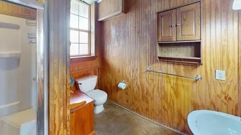 Bath - 101 S Loop Dr, Brady, TX 76825 photo 1 of 8