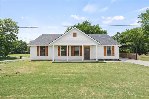 108 S Manson St, Wolfe City, TX 75496