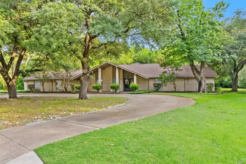 802 Rock Canyon Dr, Duncanville, TX 75137