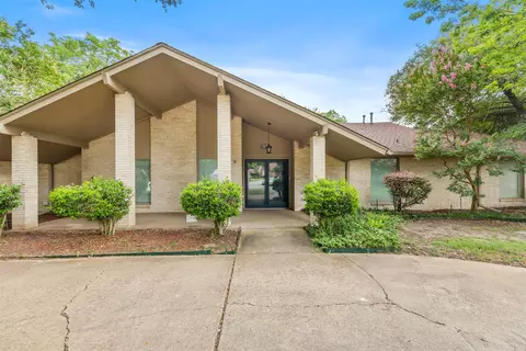 802 Rock Canyon Dr, Duncanville, TX 75137