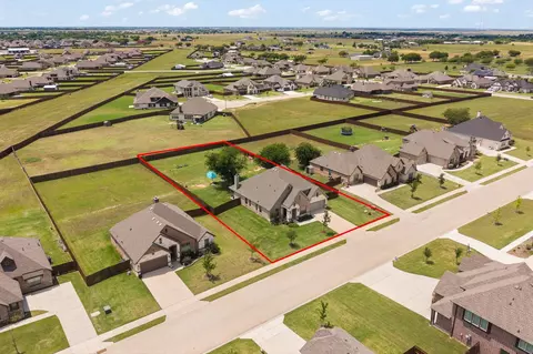 12709 Whispering Wind Dr, Godley, TX 76044