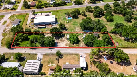 108 Angela St, Azle, TX 76020