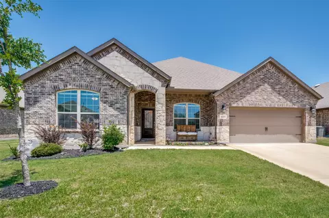 10121 Table Bluff St, Aubrey, TX 76227
