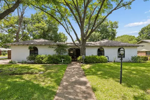 9519 Springwater Dr, Dallas, TX 75228
